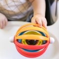 BABY EINSTEIN Hračka aktívna s prísavkou Sticky Spinner™ 3m+