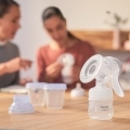 Philips AVENT Odsávačka materského mlieka manuálna s VIA systémom+WW Soapberry 60ks